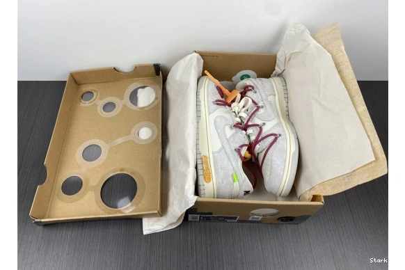 Lot Nike DJ0950-114 O-W 35 Low Dunk 0930